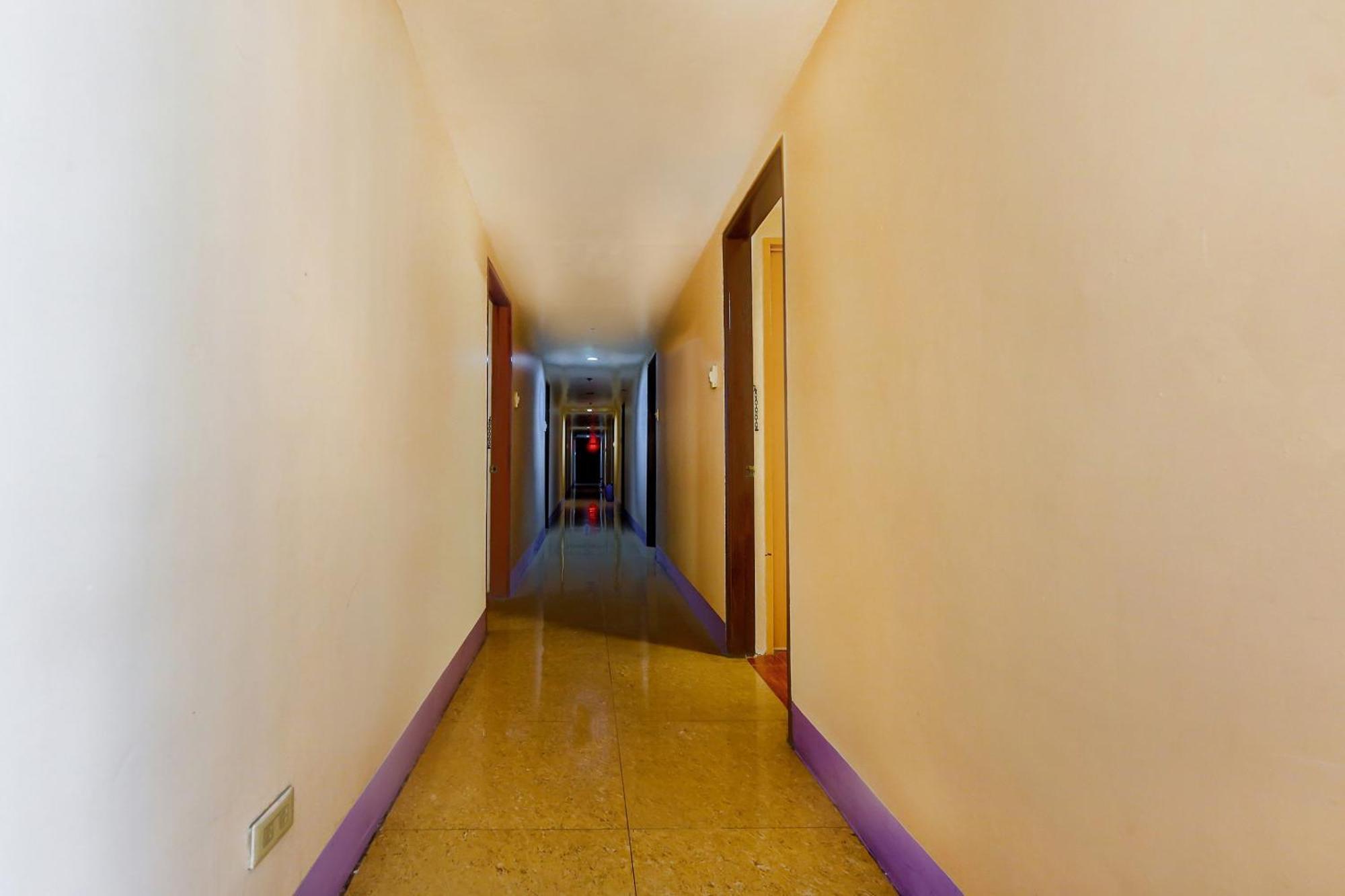 Cote D' Azure Hotel Las Pinas Exterior photo